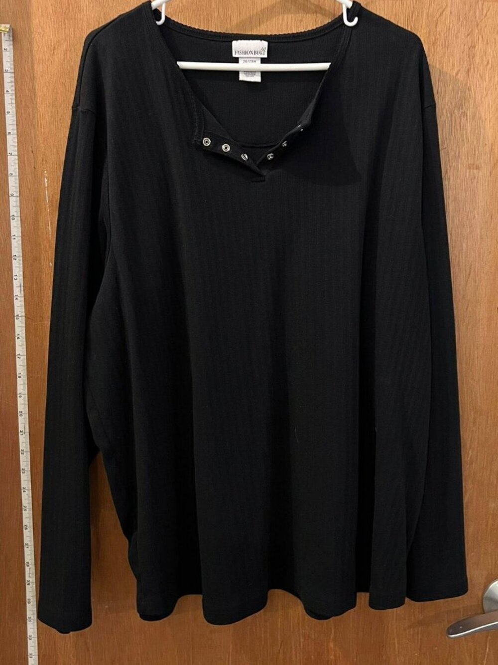 Size 26/28W - Fashion Bug - Black Long-Sleeve Knit Pullover